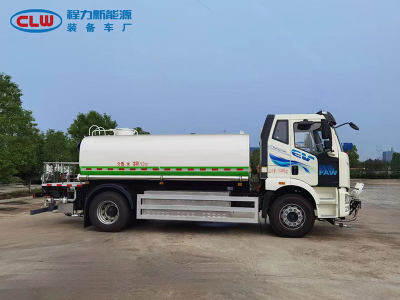 解放9立方純電動灑水車