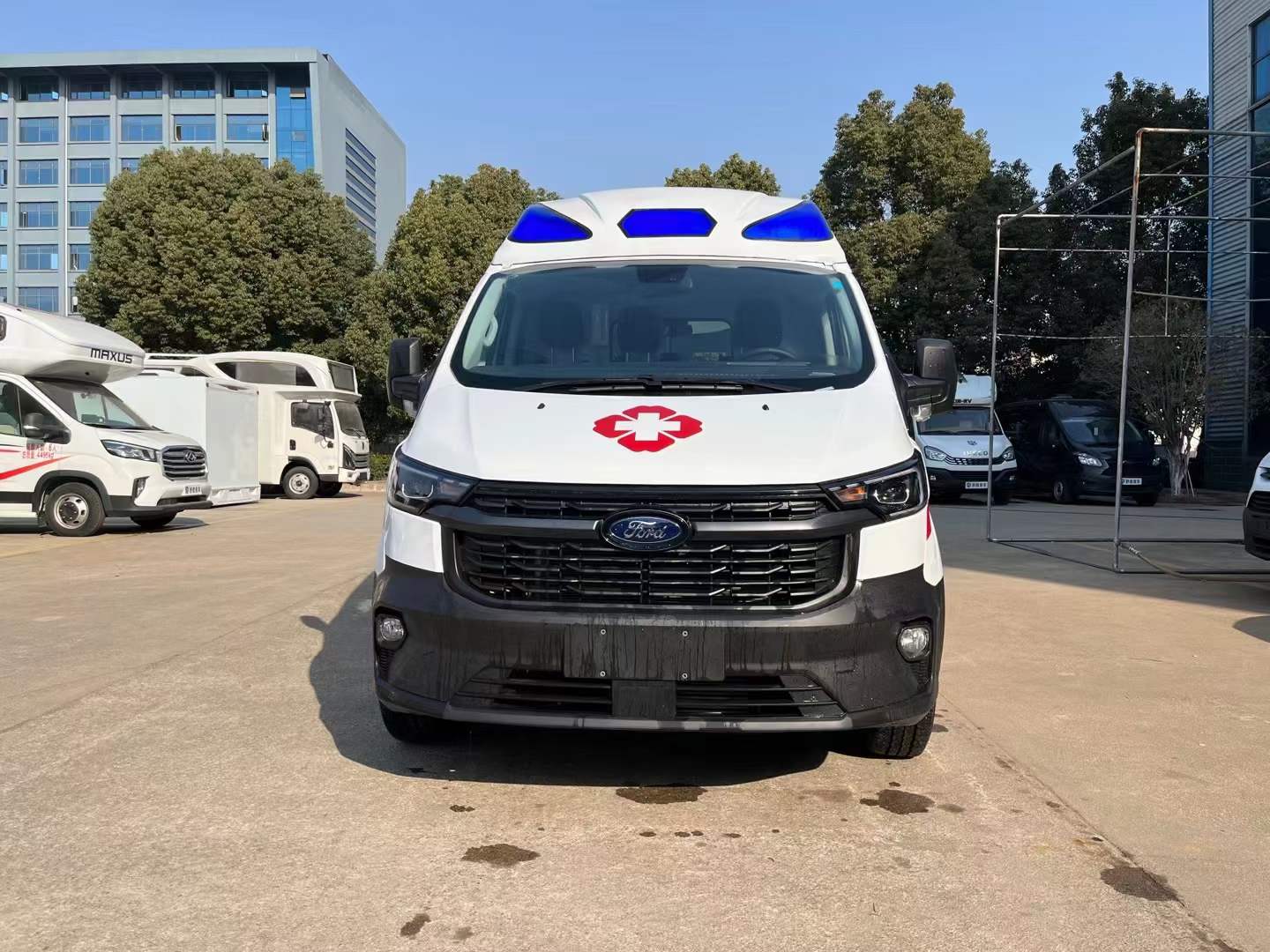 江鈴福特新全順V362監護型救護車