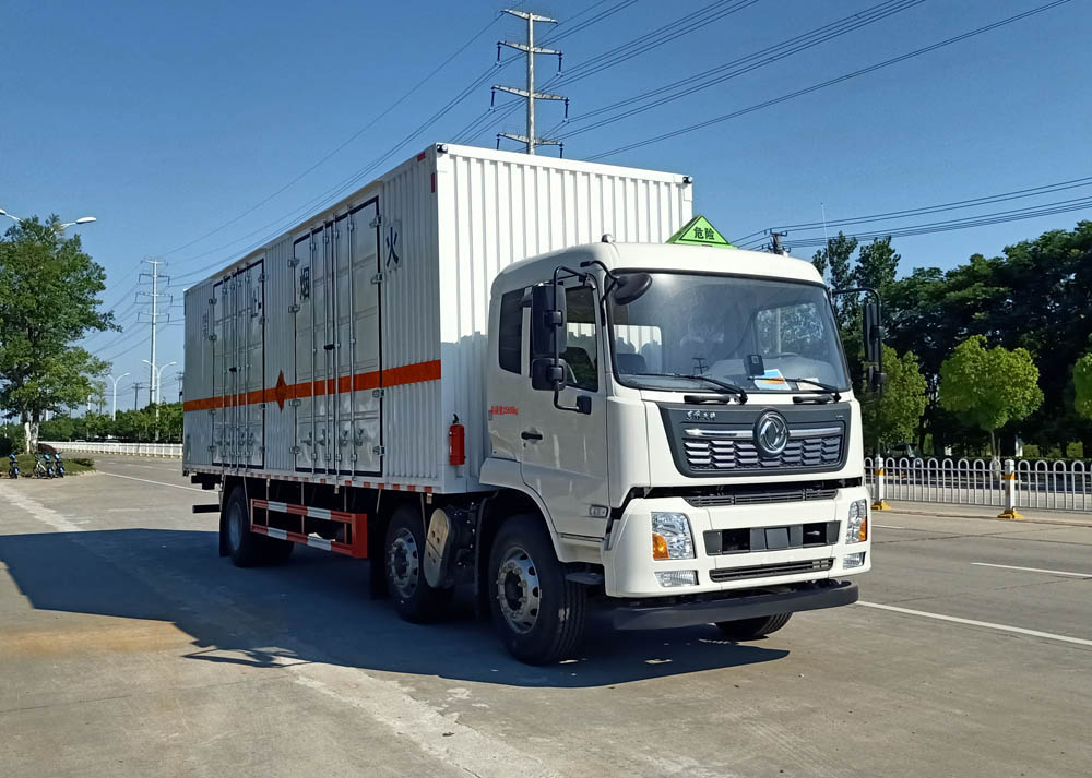 東風(fēng)天錦9米易燃?xì)怏w廂式運(yùn)輸車