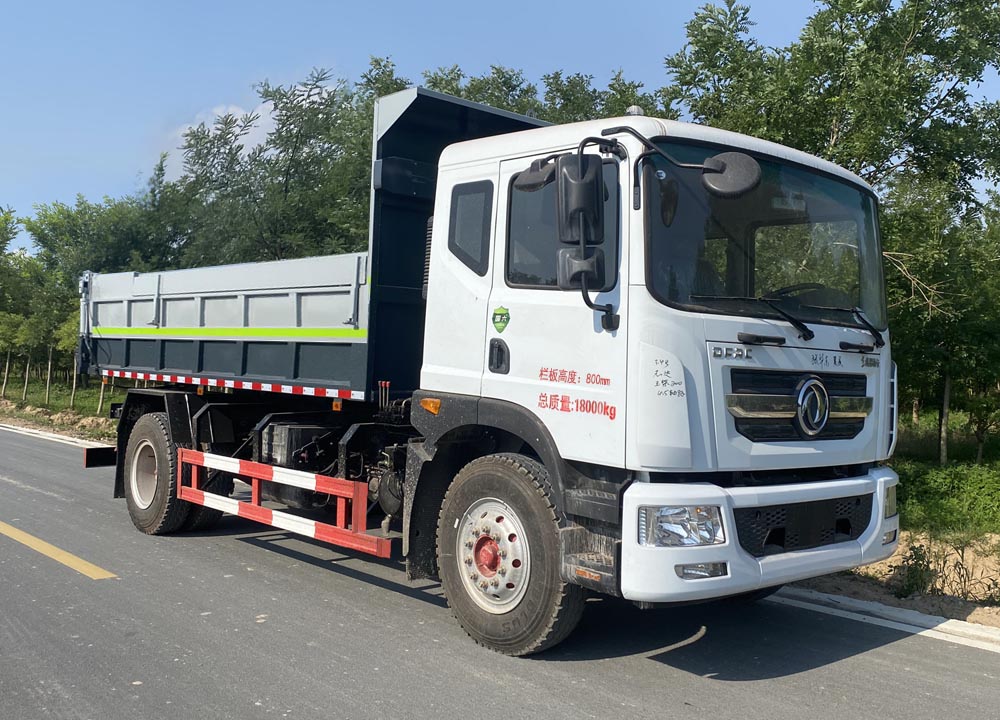 東風多利卡牌污泥自卸車