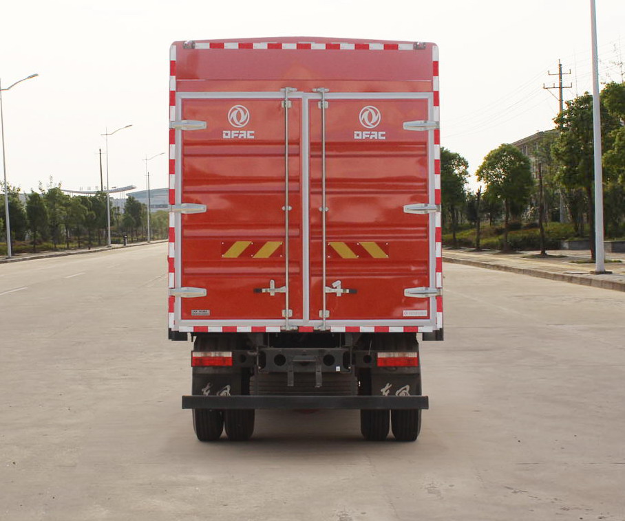 東風牌倉柵式運輸車
