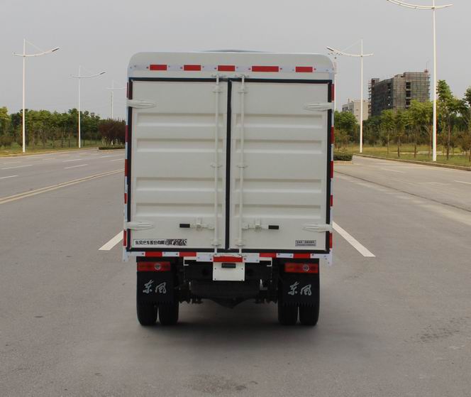 東風(fēng)牌倉(cāng)柵式運(yùn)輸車